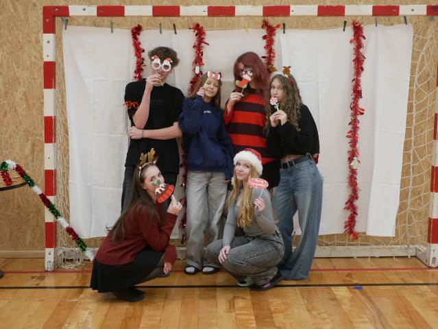 Vánoční Christmas clash na gymnáziu